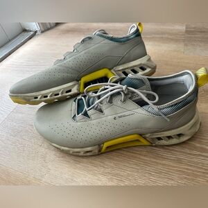Ecco Men's Gray Golf with Yellow Highlights
